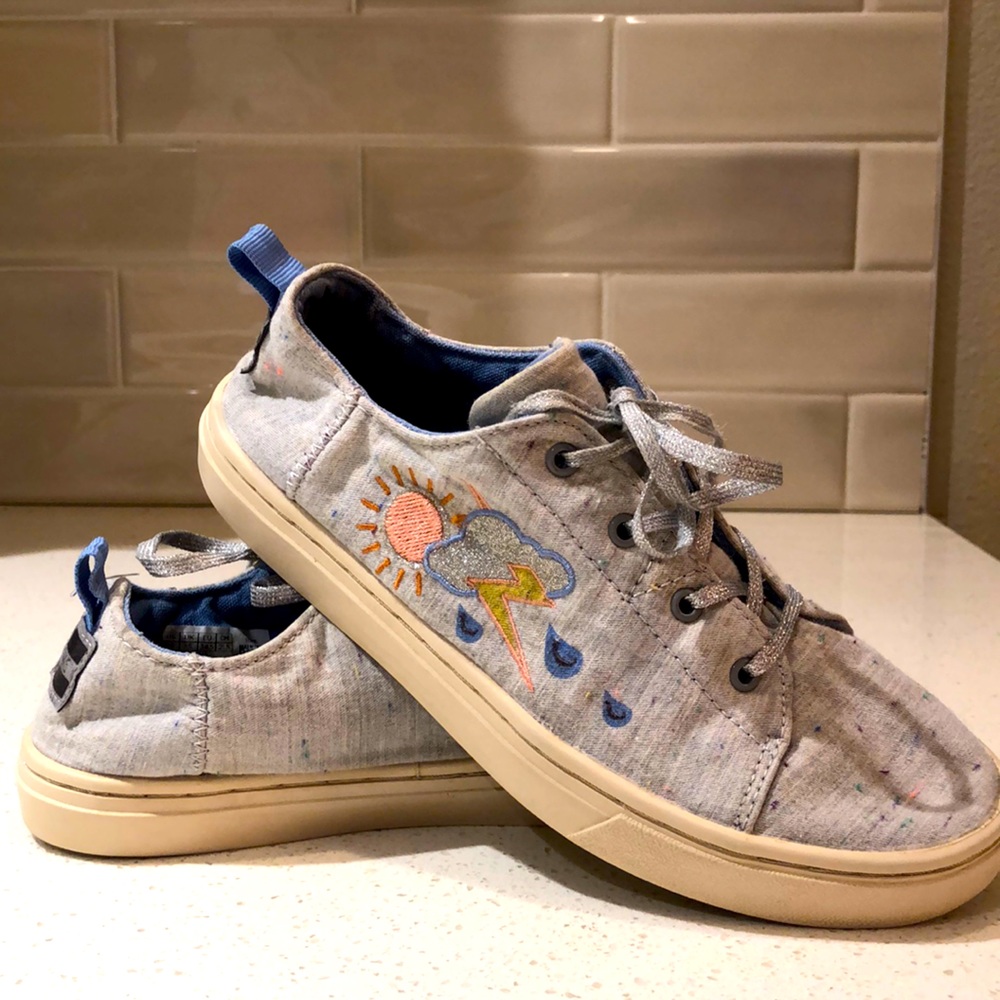 Toms lace up sneaker